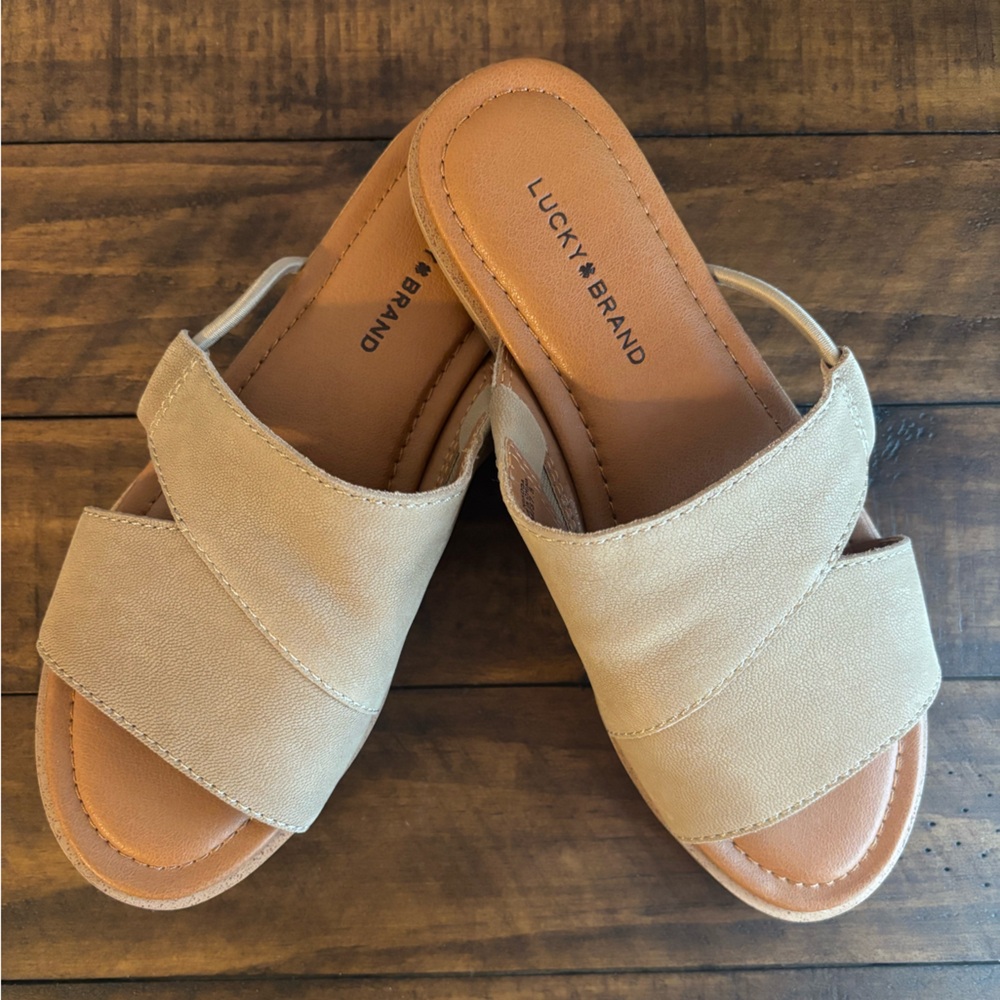 Lucky Brand Women's Tan Sandals